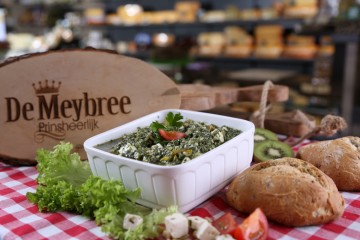 Groene pesto met kaas van de meybree