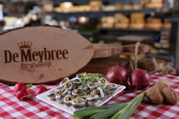 Ansjovis rolletjes met olijfen van de meybree