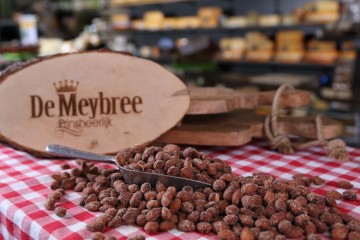 Gerookte gezonde amandelen van de meybree 